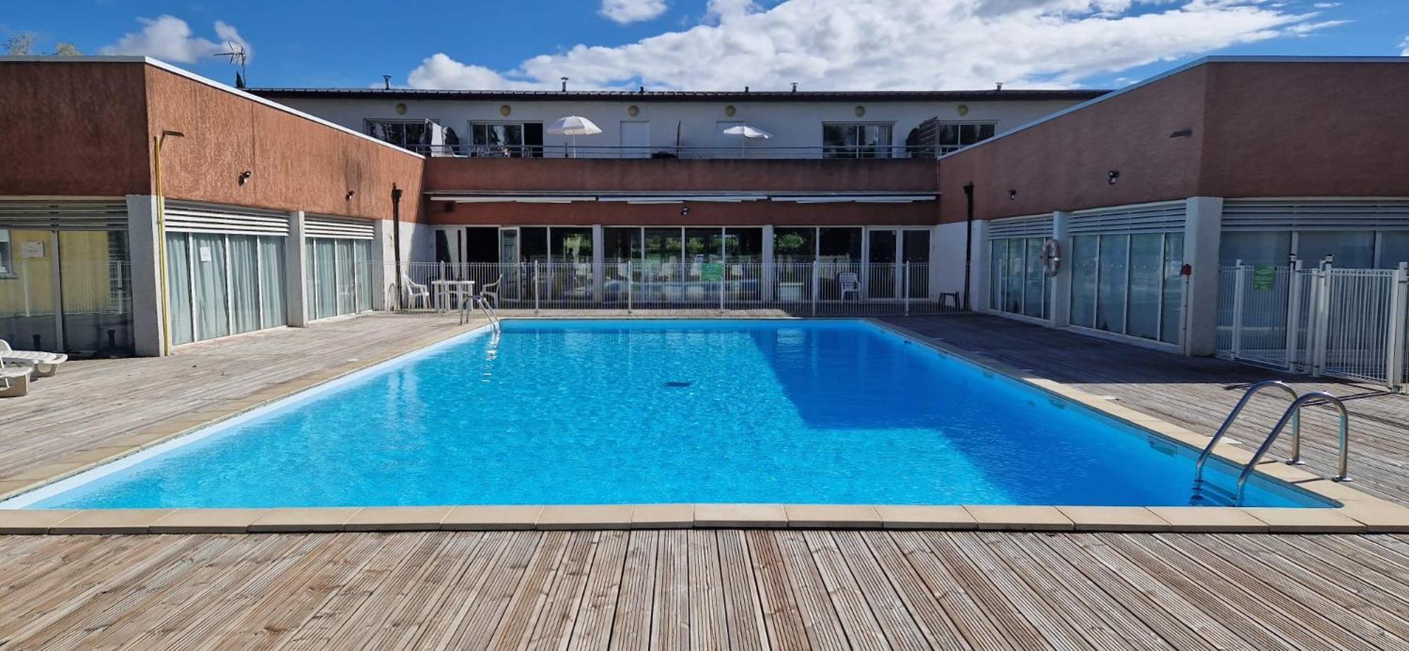 Apartment Vue Sur Le Golf Chez Les Grats-piscine-clim